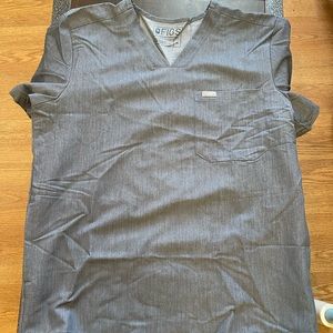 Figs scrub top